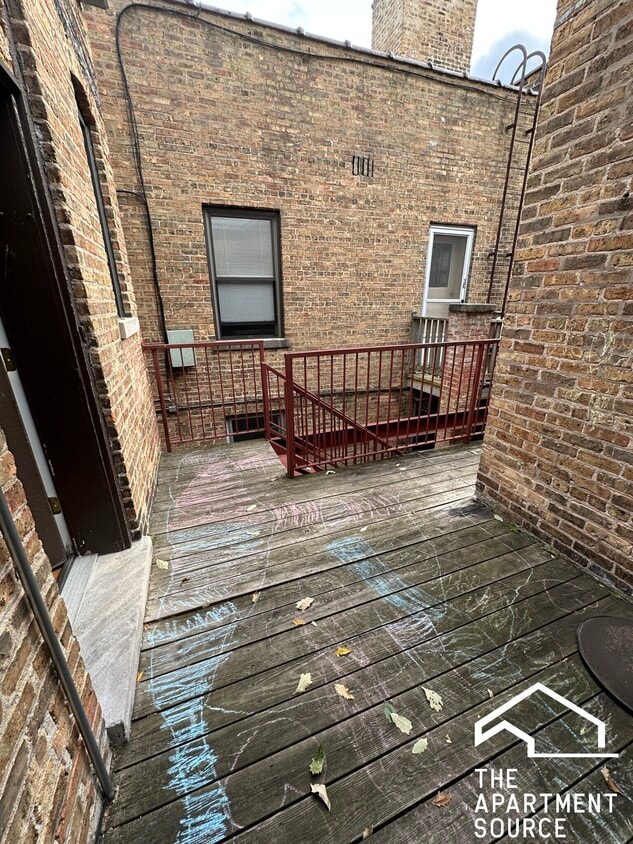 Foto del edificio - 894 Green Bay Rd