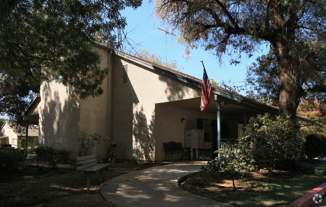 Foto del edificio - Valley Oaks