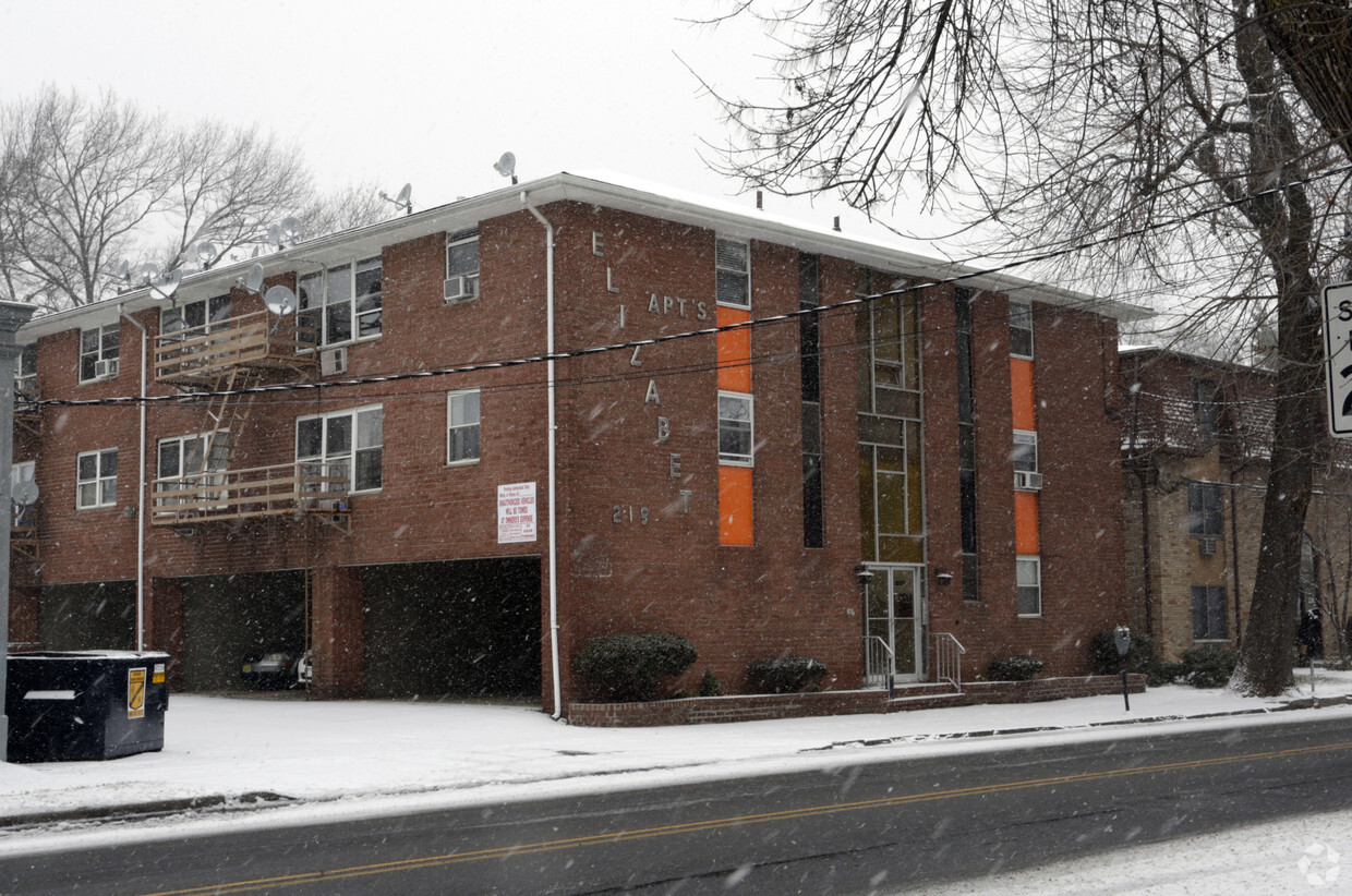 Primary Photo - Elizabet Apartments