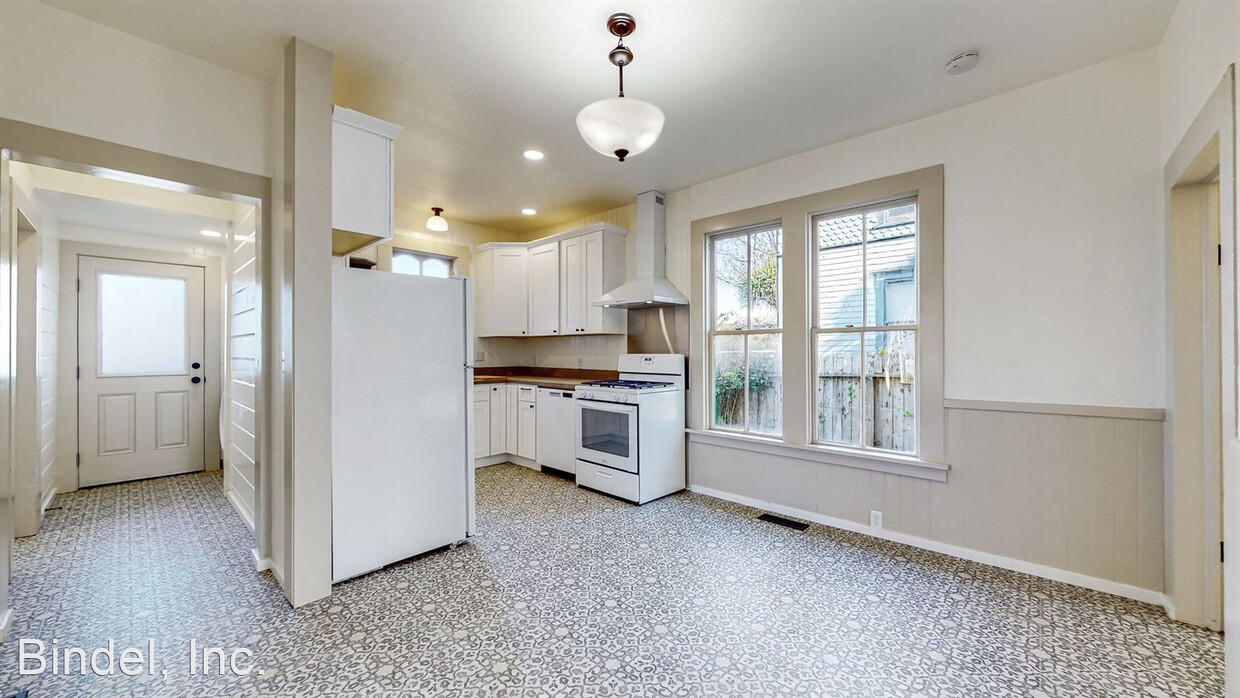 Primary Photo - 4 br, 2 bath House - 336 W Sonoma