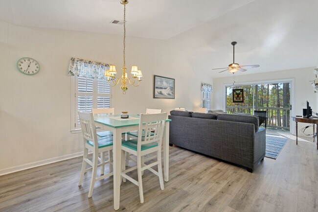 Building Photo - 987 Blue Stem Dr