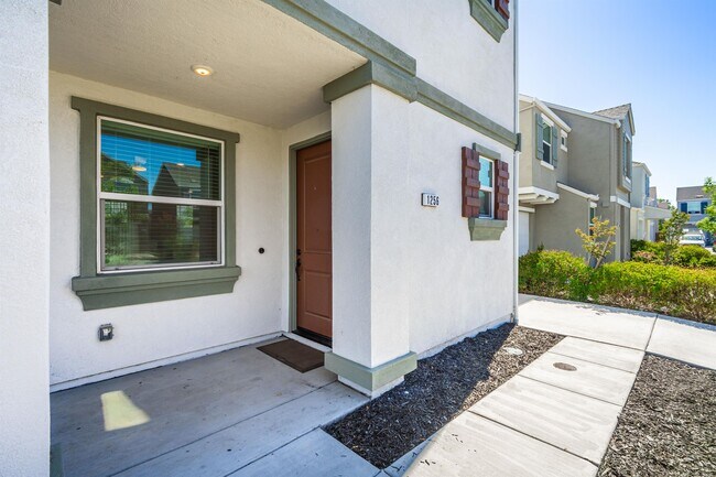 Building Photo - 1256 Golden Angel Wy