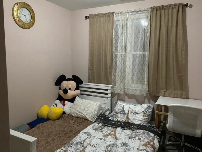 Foto del edificio - 8013 Perry Creek Rd