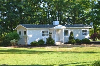 Building Photo - 137 Wertsville Rd