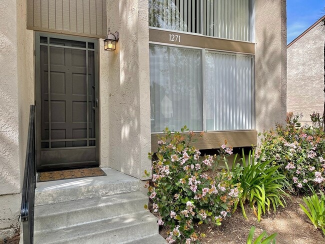 Foto del edificio - Ventura | Todd Ranch Townhome | 3 Bedroom + 2 Bathroom