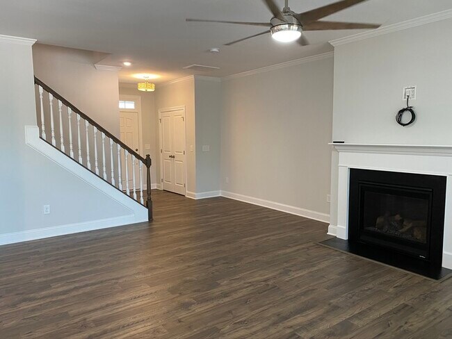 Foto del edificio - 446 Shale Creek Dr