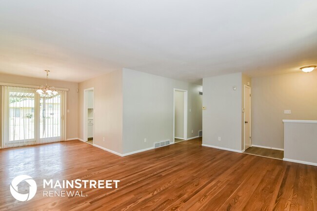 Building Photo - 8102 E 93rd Terrace