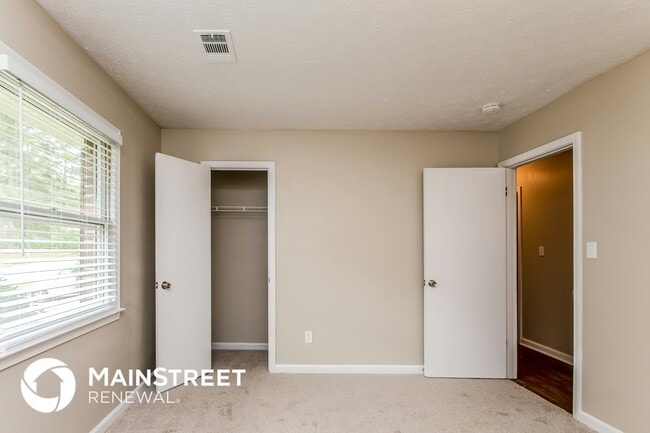 Building Photo - 3940 Scott Dr