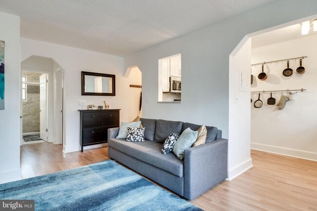 Living Room - 1363 K St SE
