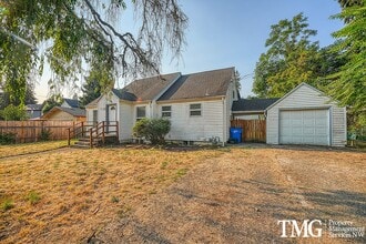 Building Photo - 3010 Falk Rd