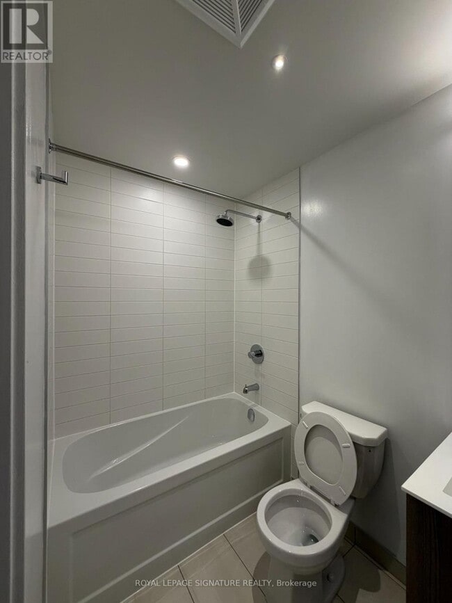 Building Photo - 40 Lagerfeld Dr