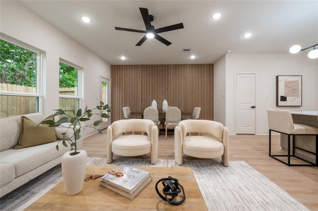 Foto del edificio - 8122 Corinth St