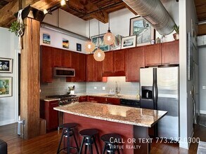 Building Photo - 770 W Gladys Ave