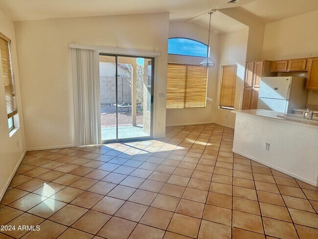 Foto del edificio - 1417 E 12th Pl