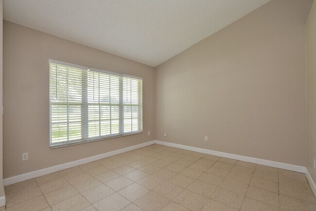 Foto del edificio - 1306 Silverthorn Dr