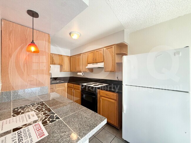 Foto del edificio - 2233 W Farmdale Ave