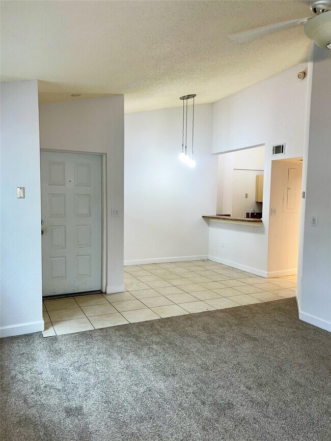 Foto del edificio - 2850 N Oakland Forest Dr