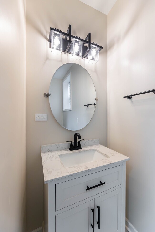 Foto del edificio - 8327 S Crandon Ave