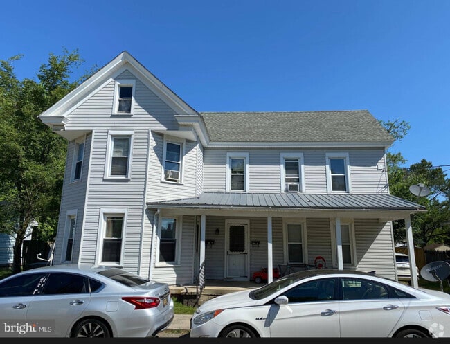 Building Photo - 211 Greenridge Rd