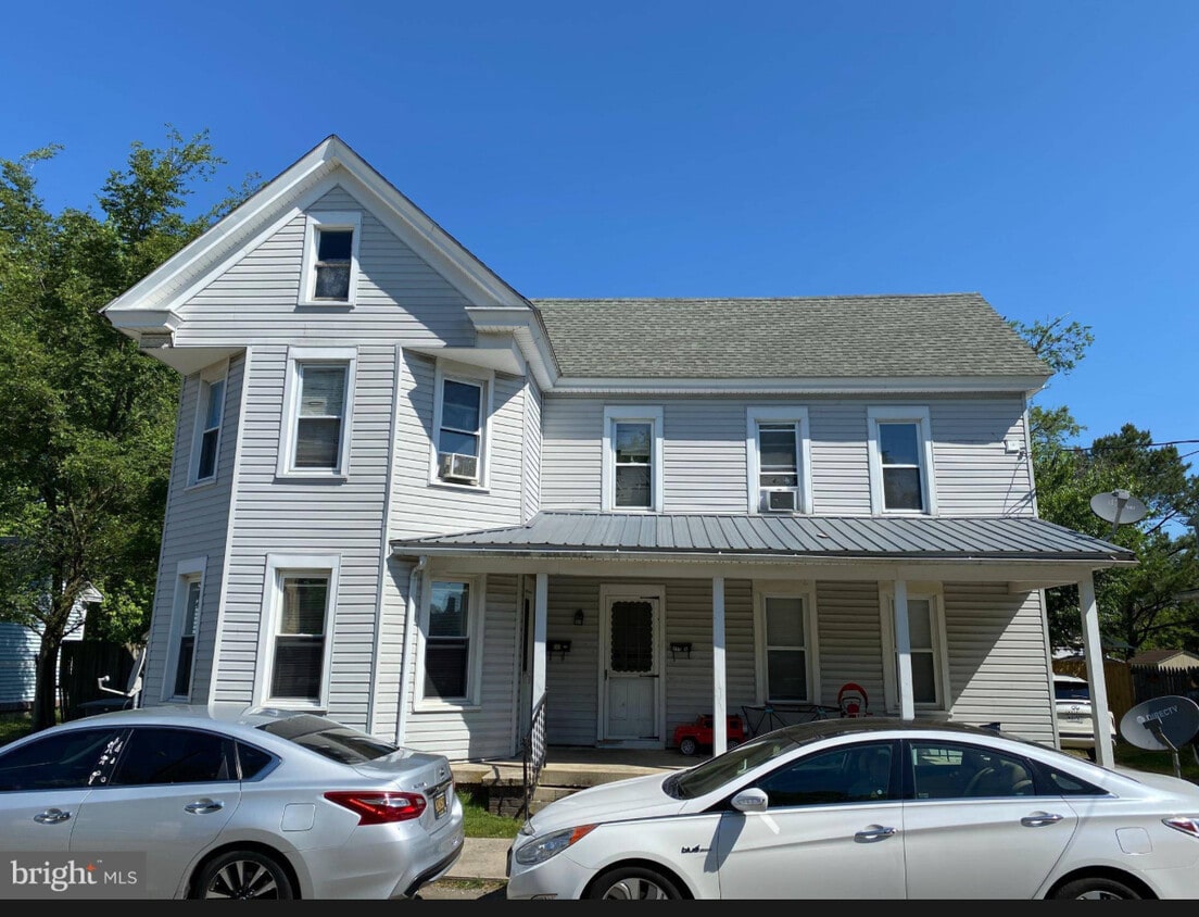 Primary Photo - 211 Greenridge Rd