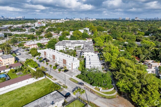 Aéreo - East of 5th Townhomes