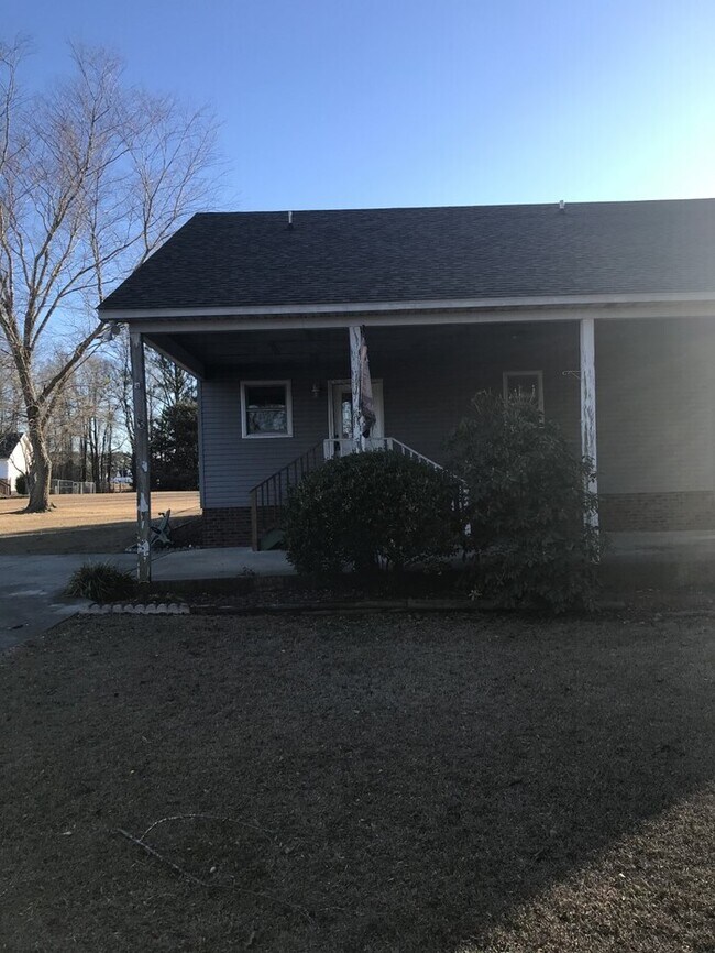 Building Photo - 1310 Woodard Rd