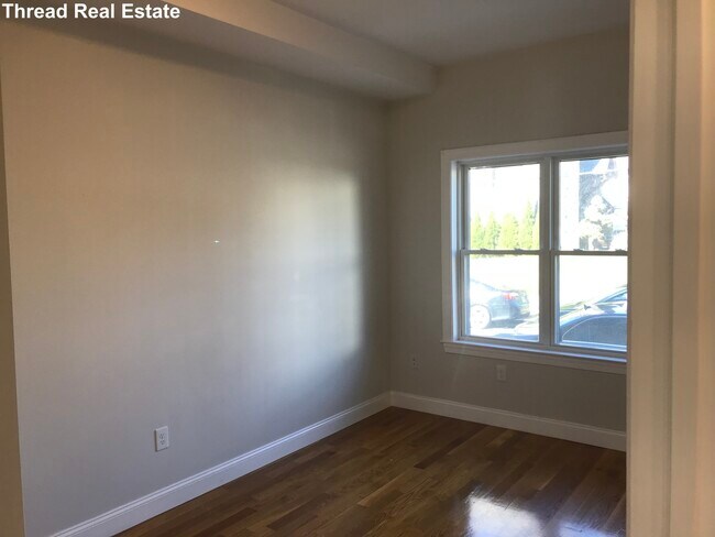 Foto del edificio - 77 Newbury Ave