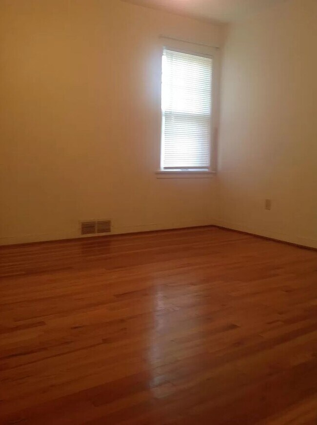 Foto del edificio - 1214 E. Thurston Ave, Spokane, WA 99203 - ...