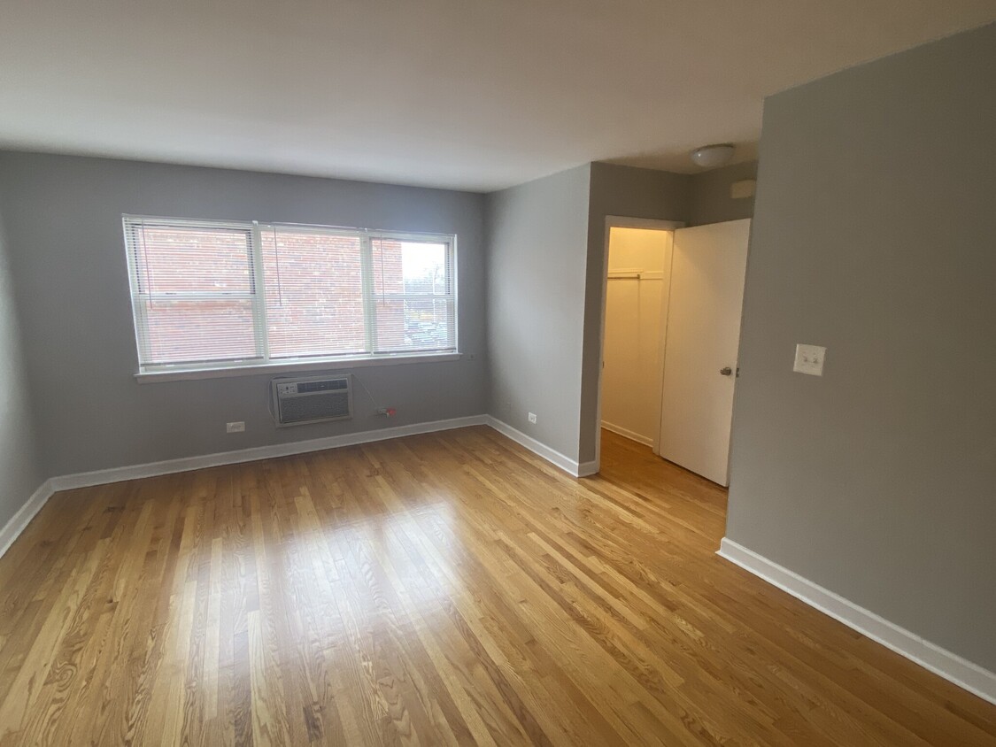 4922 Mulford St Unit 2E, Skokie, IL 60077 Condo for Rent in Skokie