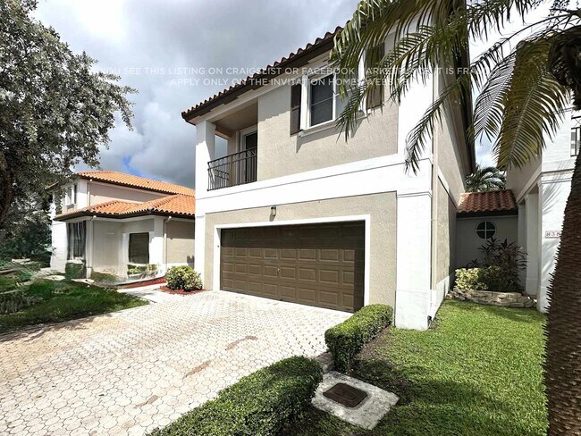 Foto del edificio - 8387 NW 143rd St