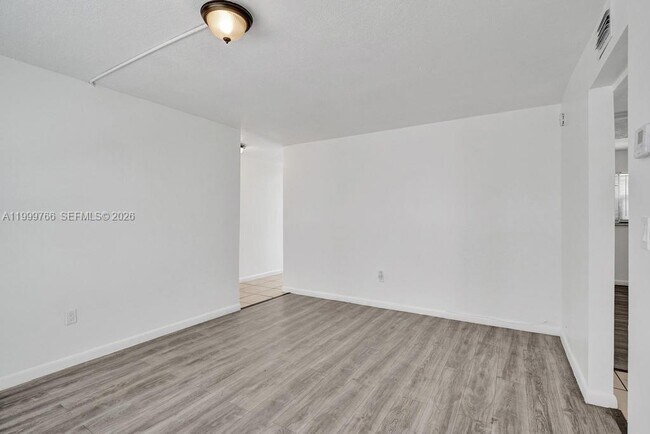 Foto del edificio - 4511 Treehouse Ln