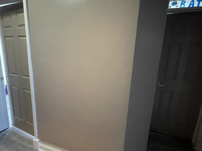 Building Photo - 7352 S Yale Ave