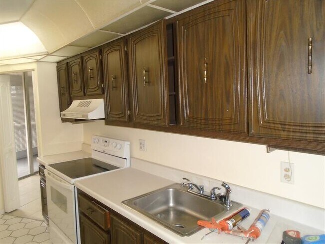 Foto del edificio - 6921 Environ Blvd