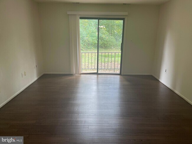 Building Photo - 615 Silver Ct