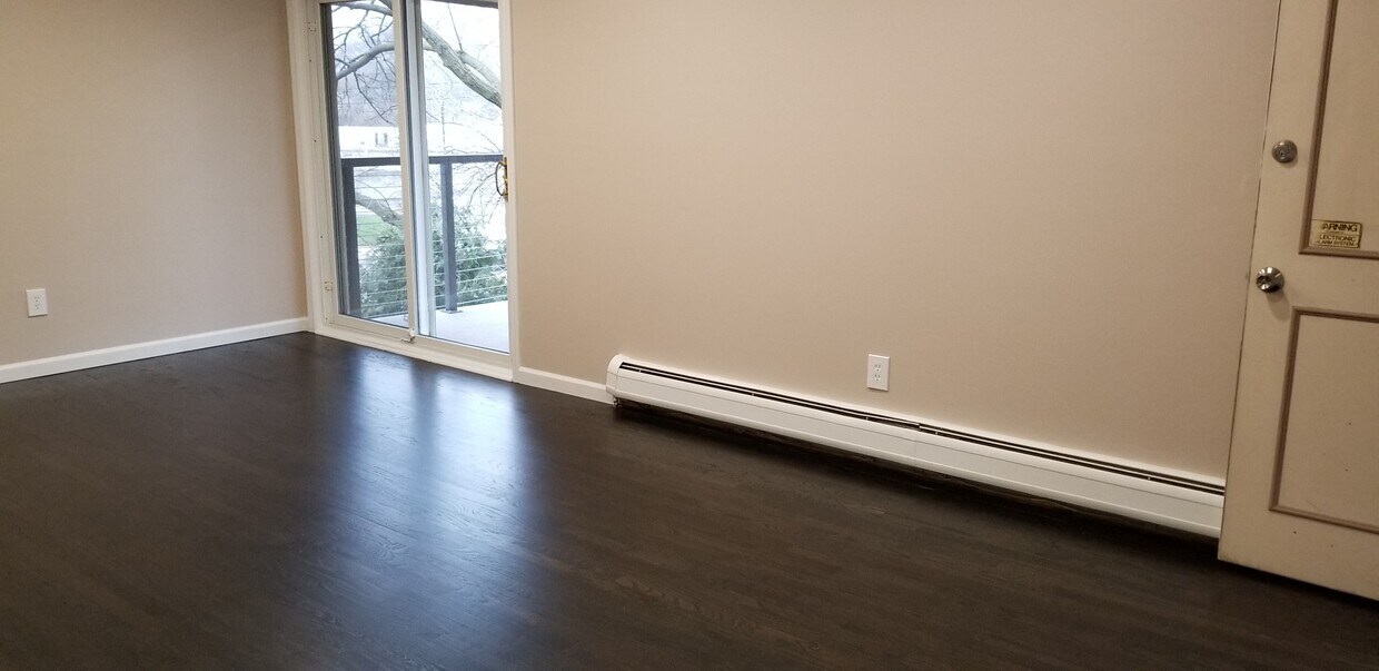 Foto principal - 1707 E 14 Mile Rd