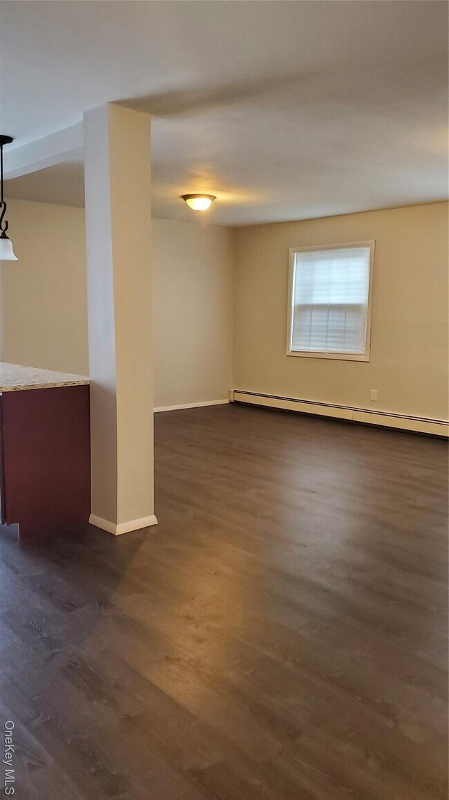 Building Photo - 460 Old Town Rd