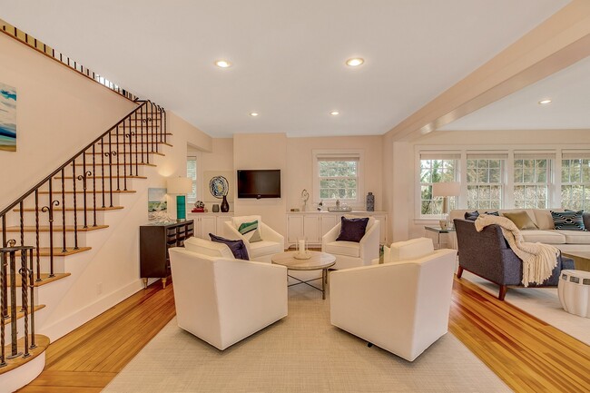 Building Photo - 33 Seafield Ln