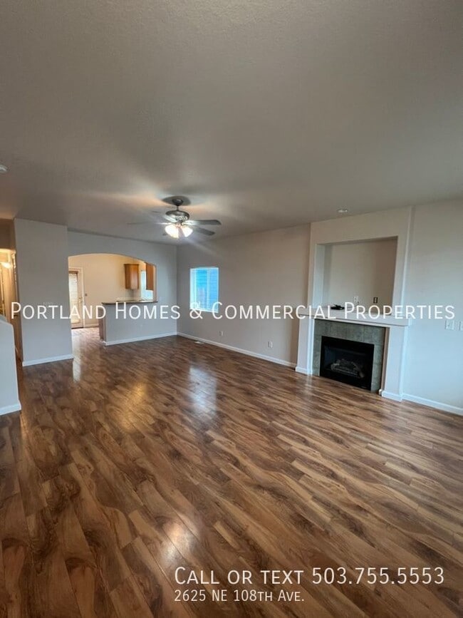 Building Photo - Spacious 3 bd / Large Backyard / Gardners ...