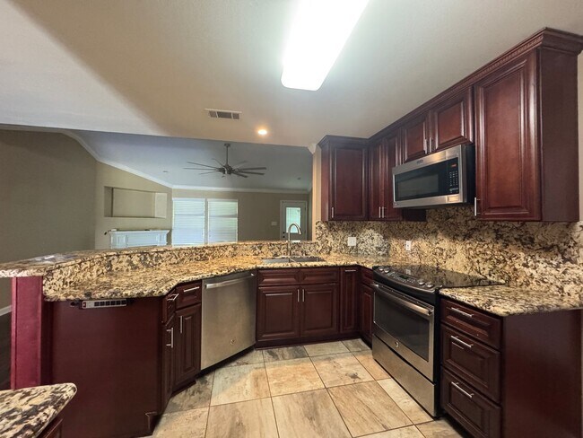 Building Photo - Beautiful Home for Lease in Denham Springs