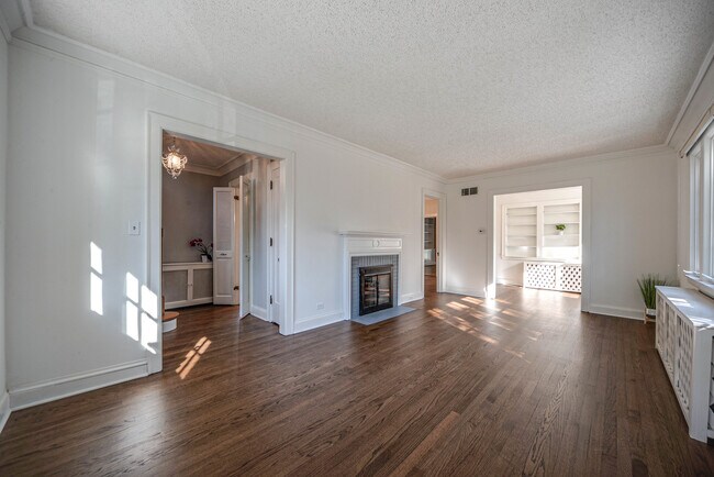 Building Photo - 662 Greenview Pl