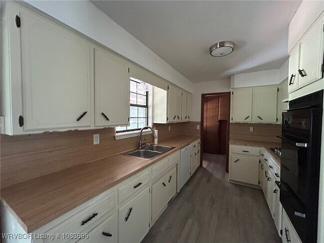 Foto del edificio - 1401 E Folsom Blvd