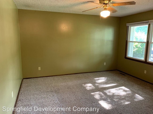 Building Photo - 2720 N Glenstone Ave