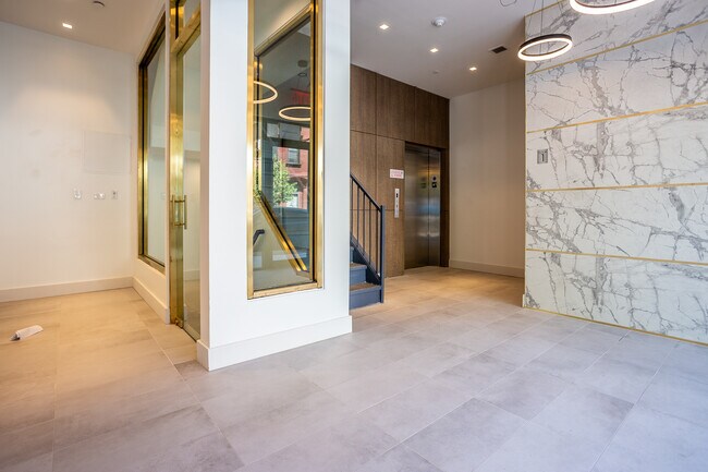 Building Photo - 130 Graham Ave