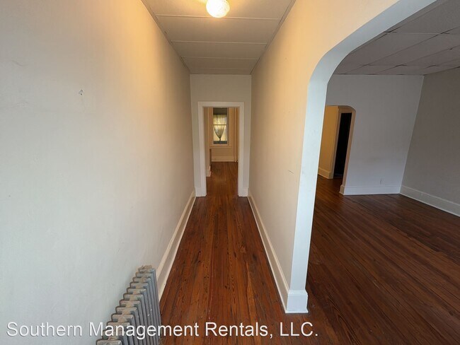 Building Photo - 2 br, 1 bath House - 20 N. Main St.