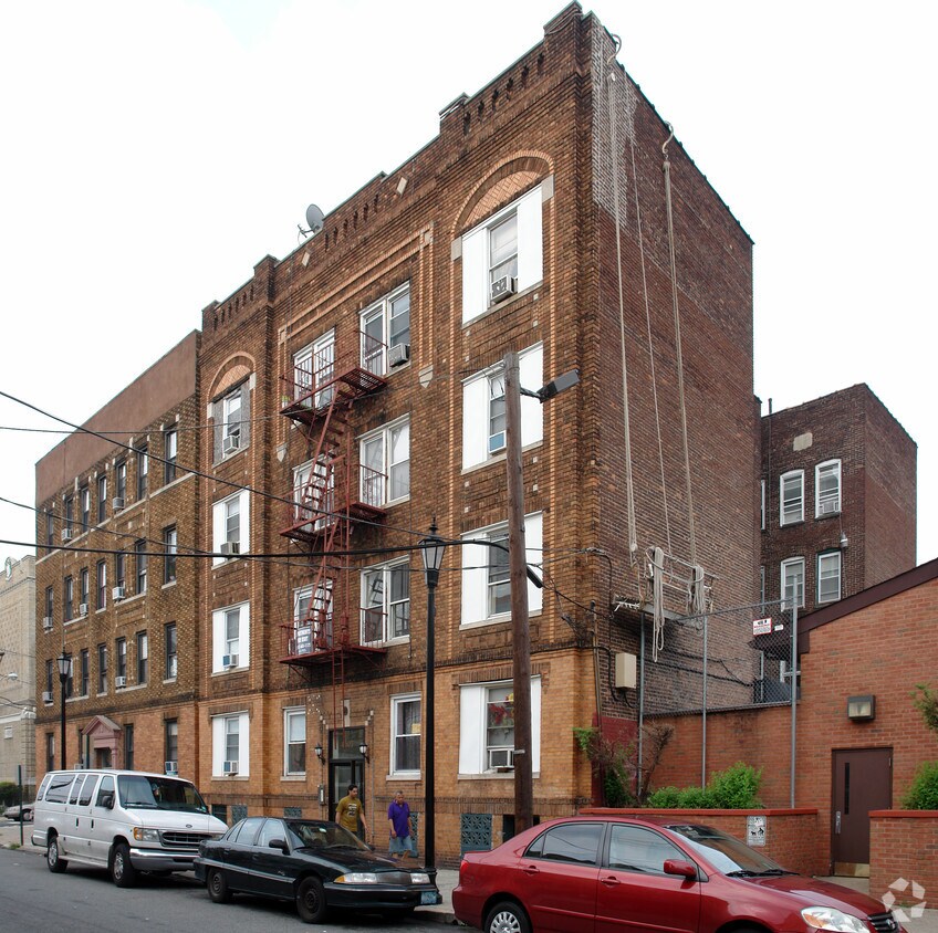 Primary Photo - 4605-4607 Hudson Ave