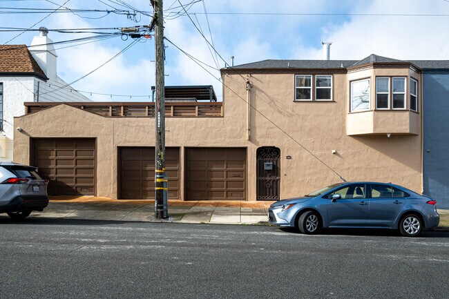 Building Photo - 1409 33rd Ave