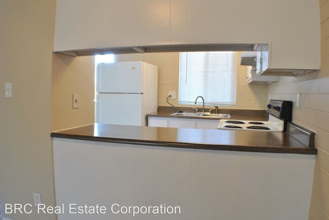 Building Photo - 2 br, 1 bath Apartment - 8006 W 62nd Ave