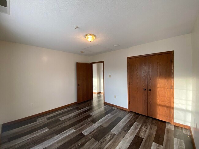 Building Photo - 4200 S Bearfield Rd