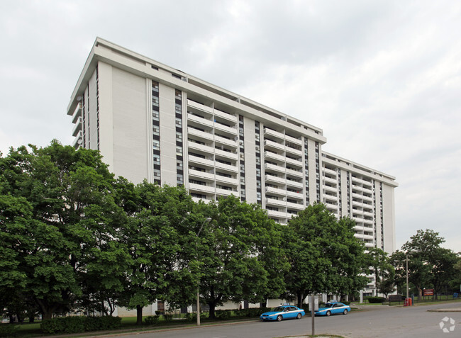 Building Photo - The Gateway