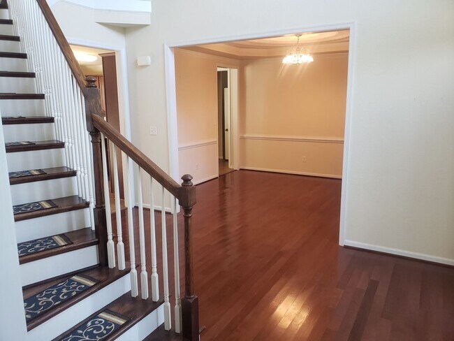 Foto del edificio - WOODBRIDGE POINTE